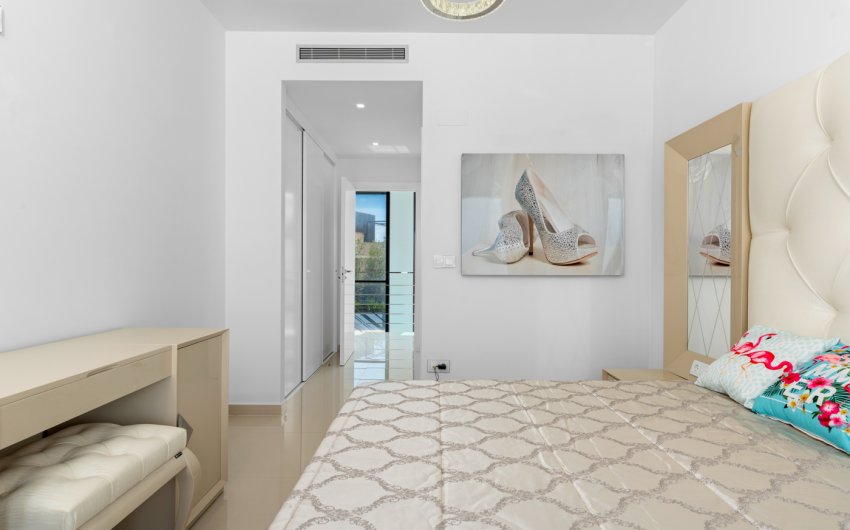 Resale - Villa -
San Miguel de Salinas