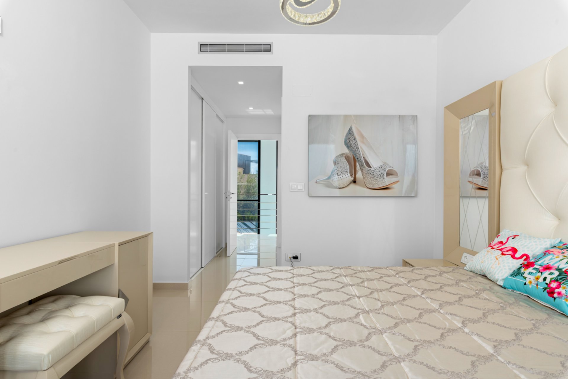 Resale - Villa -
San Miguel de Salinas