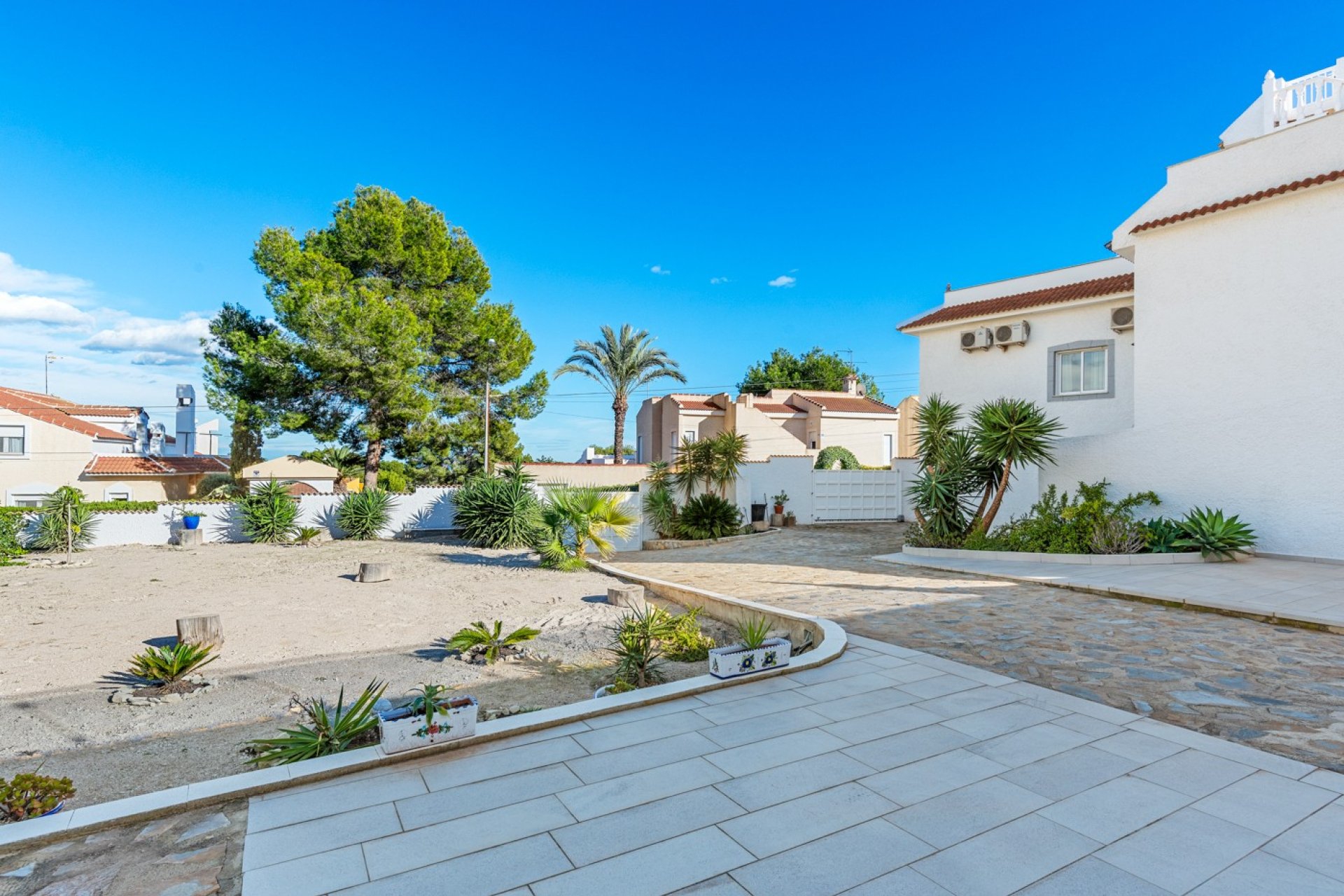 Resale - Villa -
San Miguel de Salinas