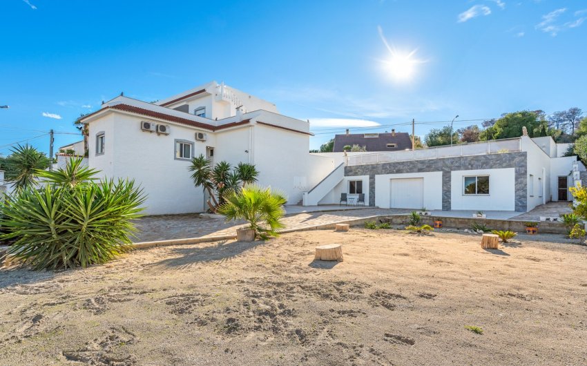 Resale - Villa -
San Miguel de Salinas