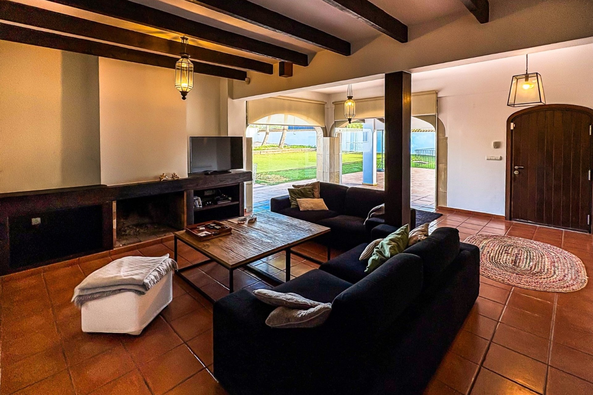 Resale - Villa -
Santa Pola - El Poble Llevanti