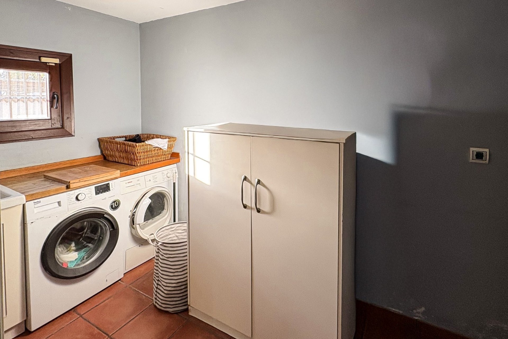 Resale - Villa -
Santa Pola - El Poble Llevanti