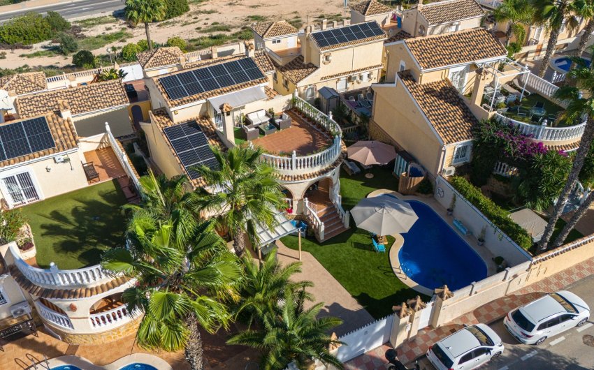 Resale - Villa -
Santa Pola - Gran Alacant