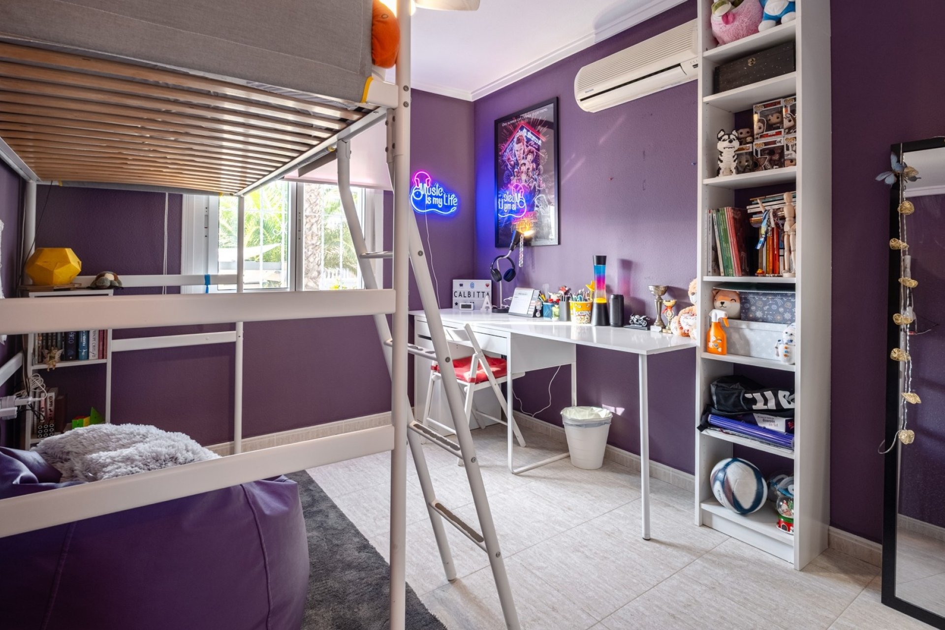 Resale - Villa -
Santa Pola - Gran Alacant