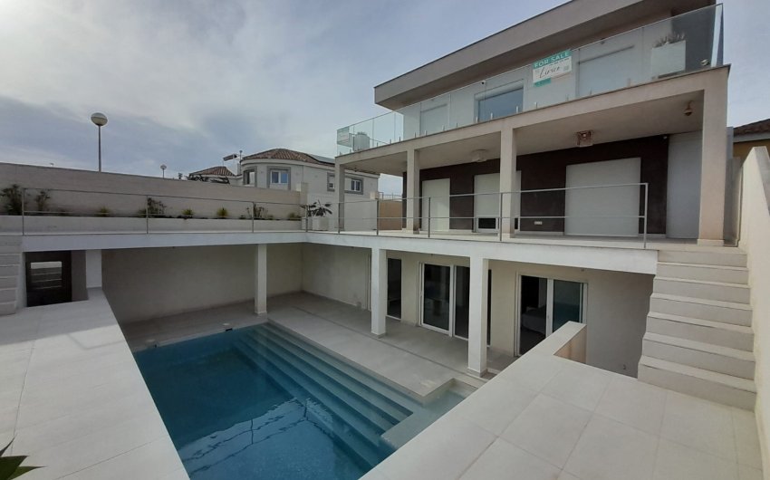 Resale - Villa -
Santa Pola - Gran Alacant