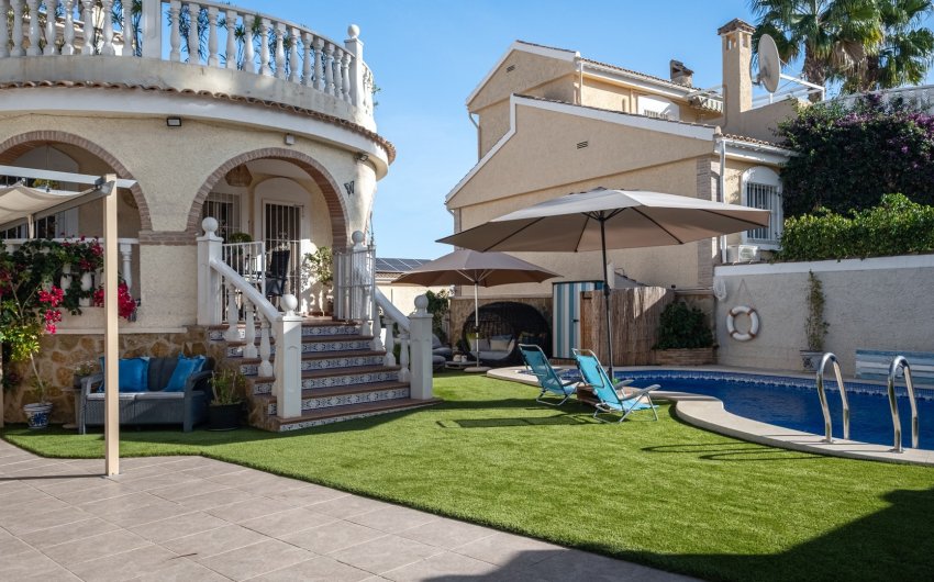 Resale - Villa -
Santa Pola - Gran Alacant