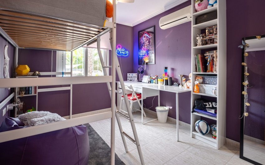 Resale - Villa -
Santa Pola - Gran Alacant