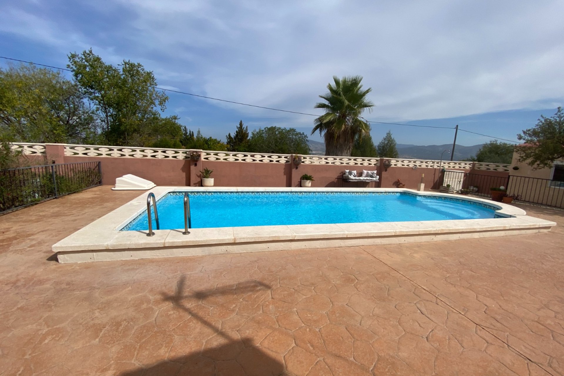 Resale - Villa -
Sax