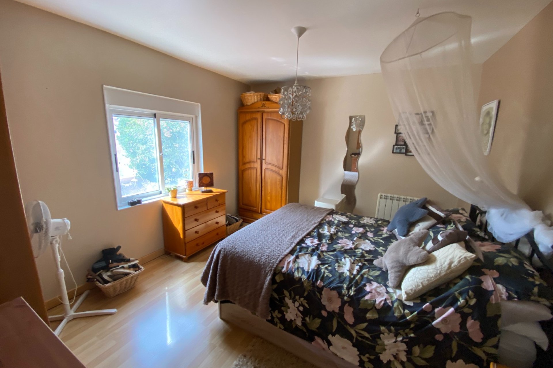 Resale - Villa -
Sax