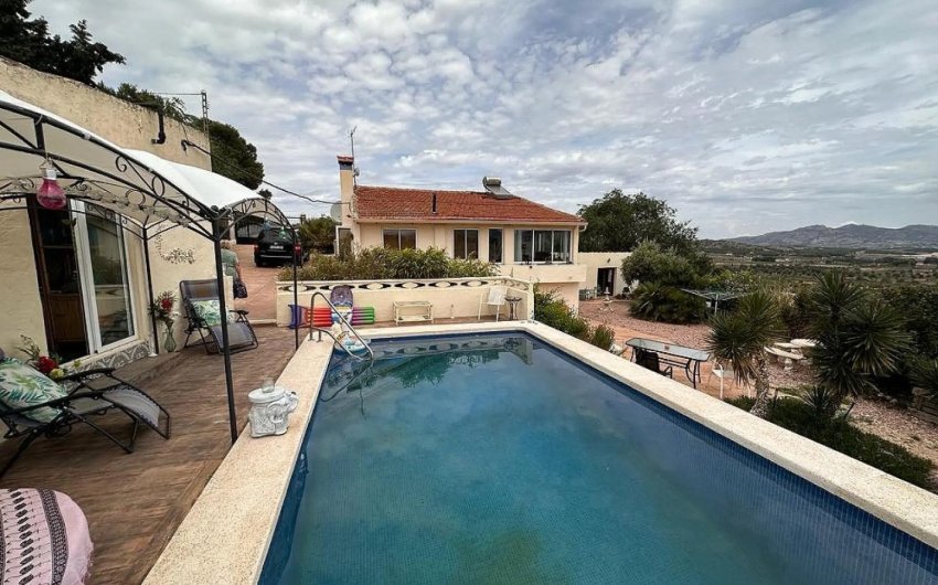 Resale - Villa -
Sax