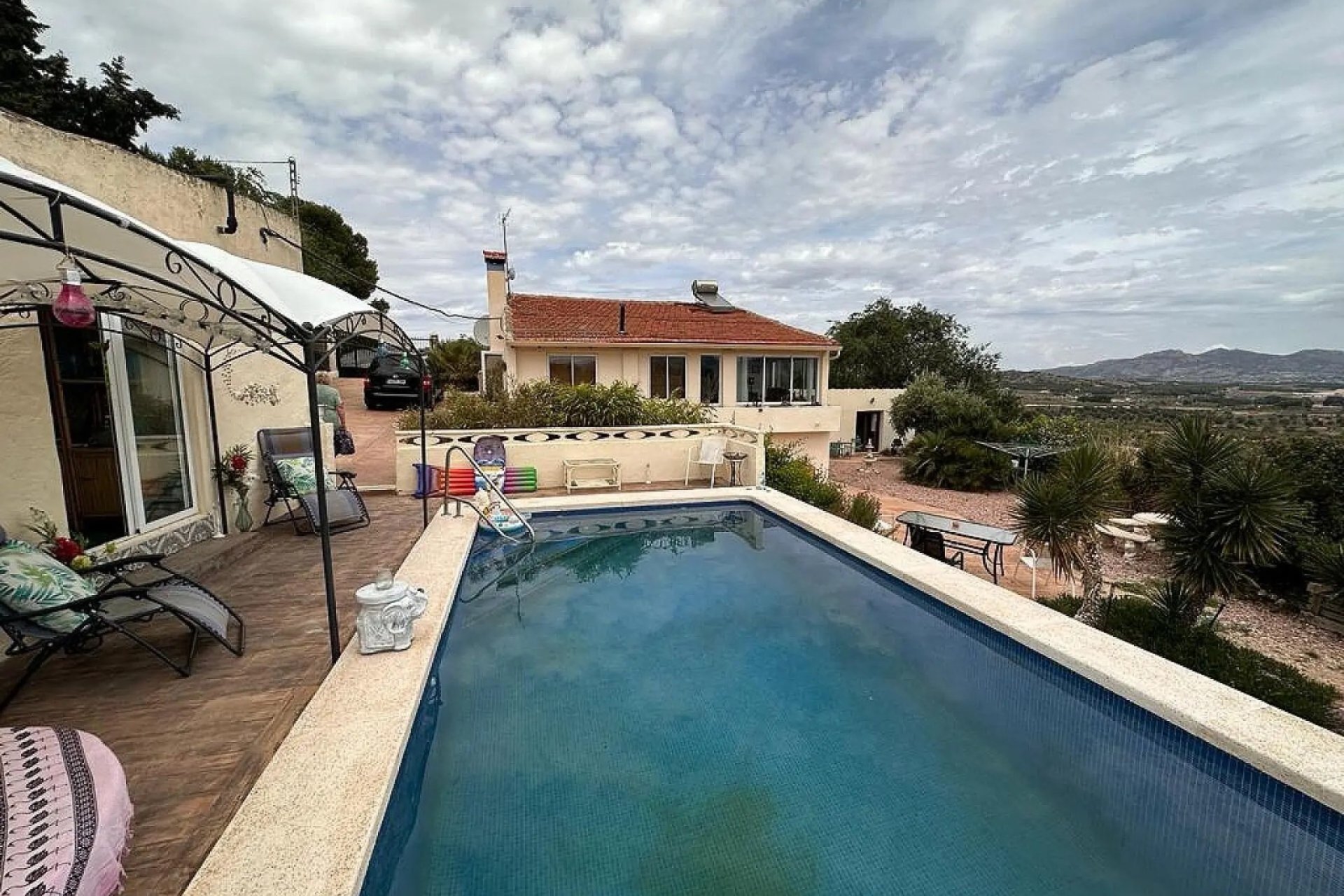 Resale - Villa -
Sax