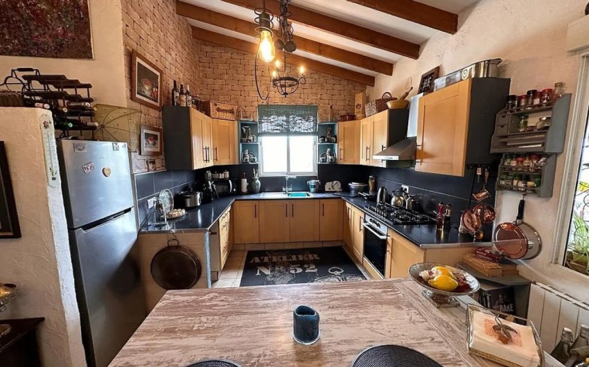 Resale - Villa -
Sax