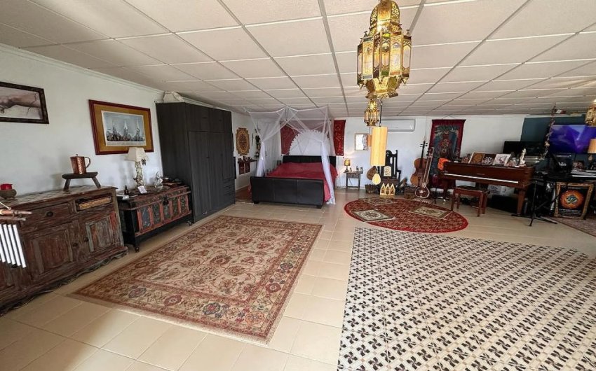 Resale - Villa -
Sax