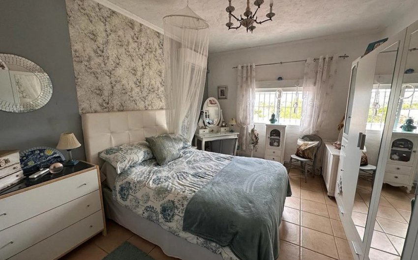 Resale - Villa -
Sax