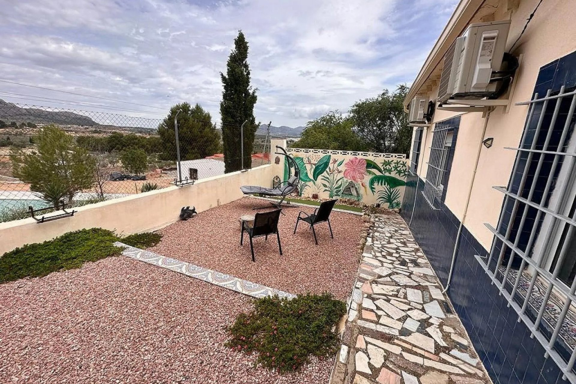 Resale - Villa -
Sax