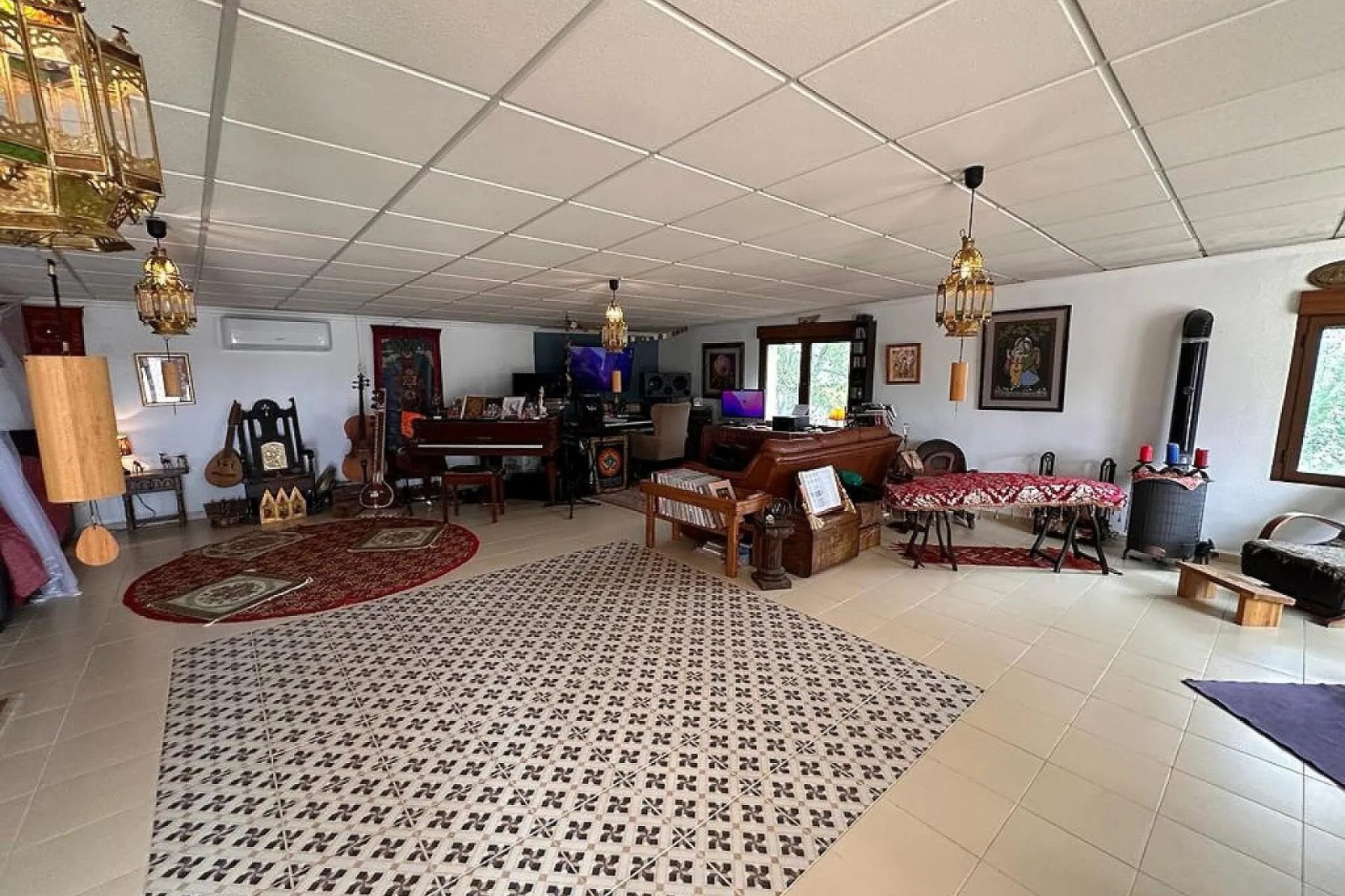 Resale - Villa -
Sax