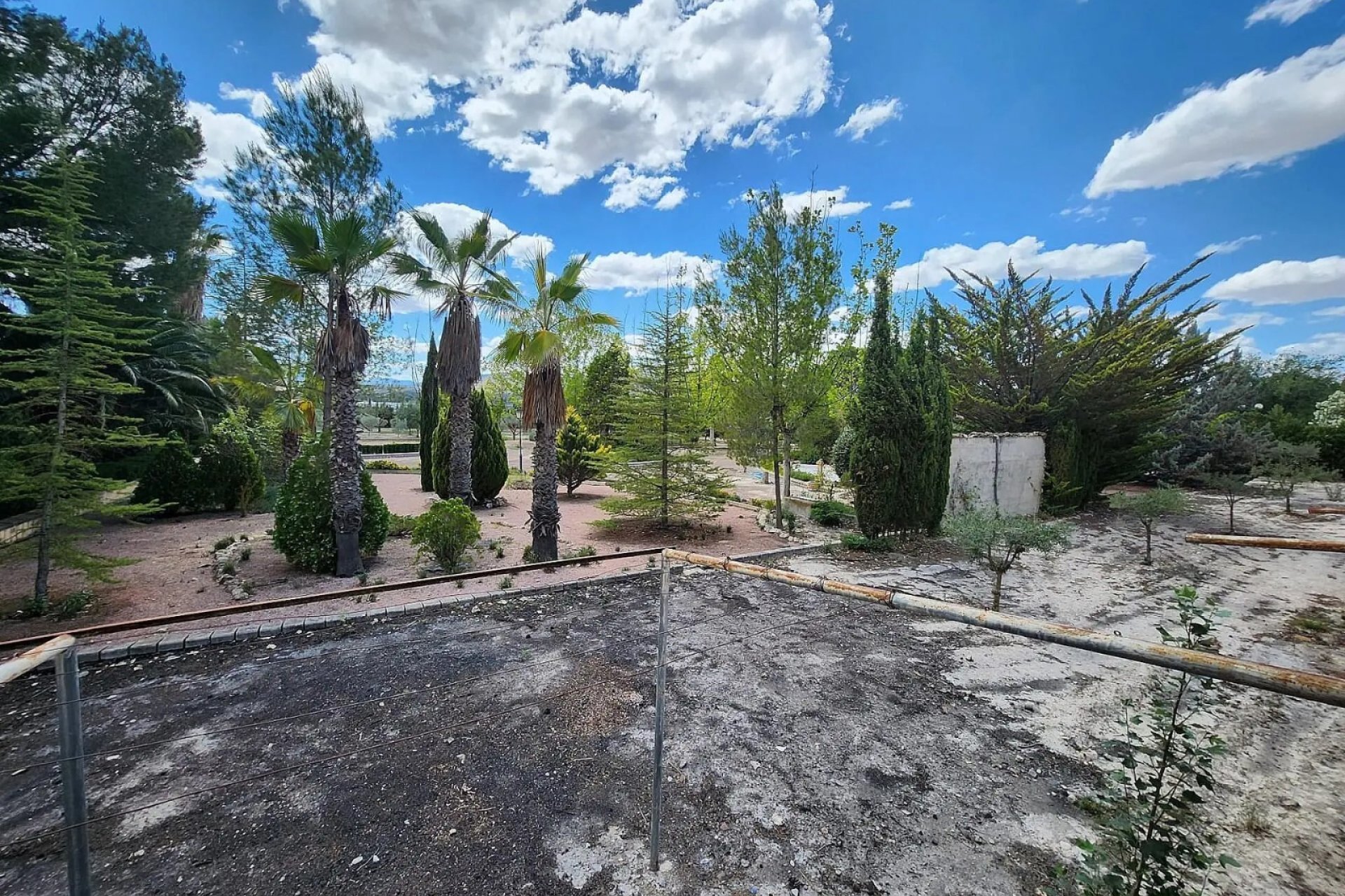 Resale - Villa -
Sax