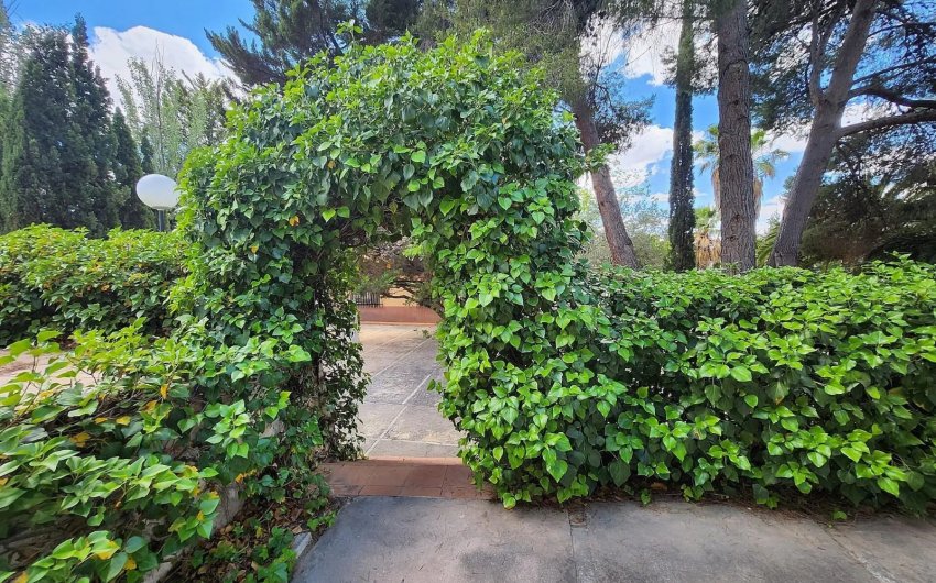 Resale - Villa -
Sax