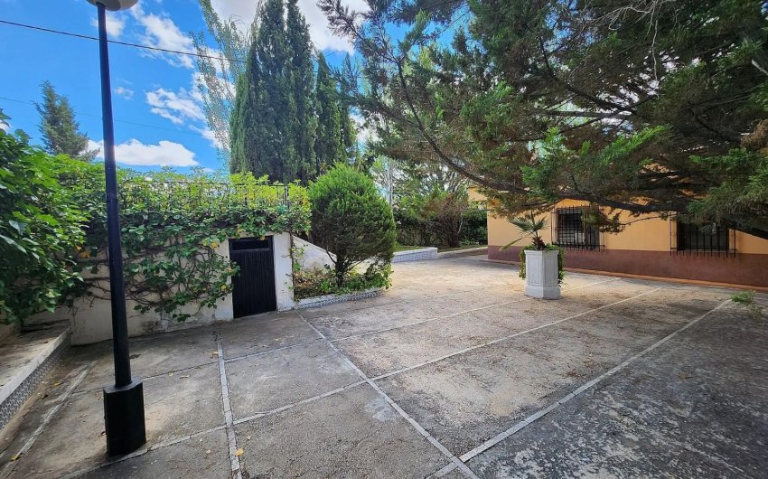 Resale - Villa -
Sax