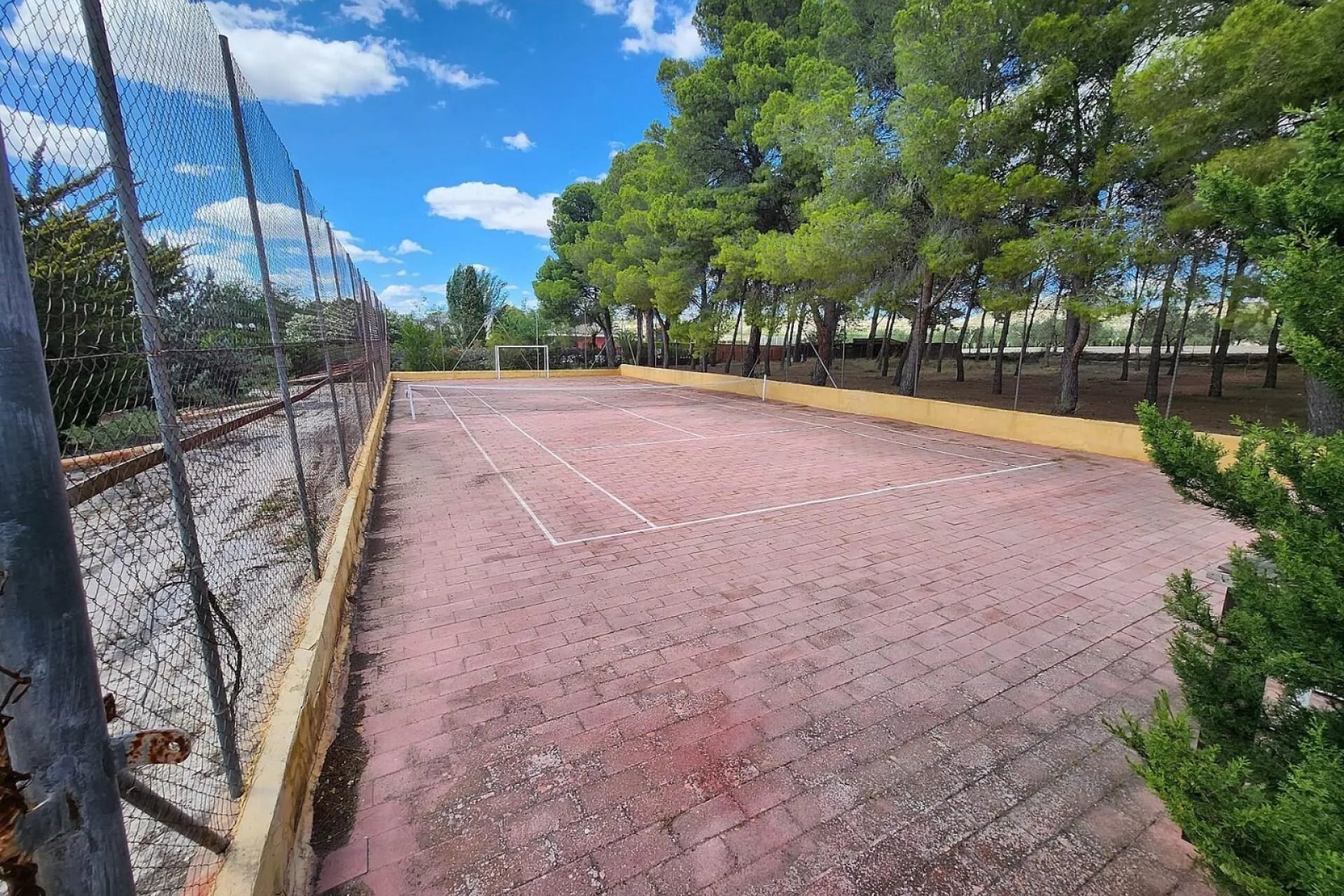 Resale - Villa -
Sax