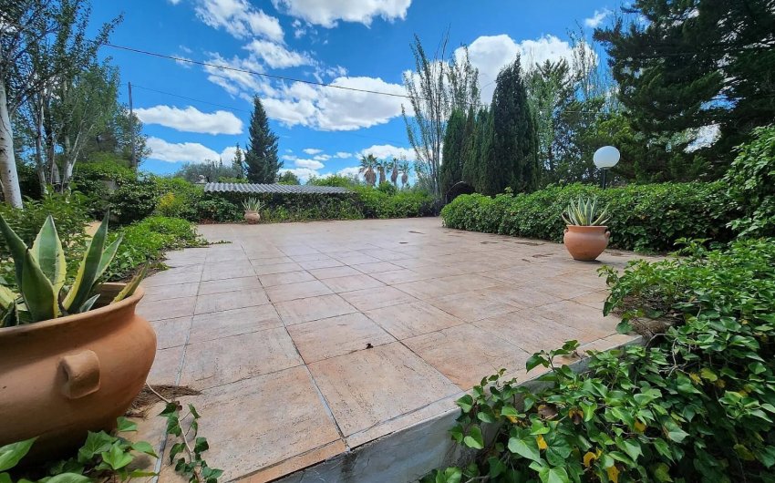 Resale - Villa -
Sax