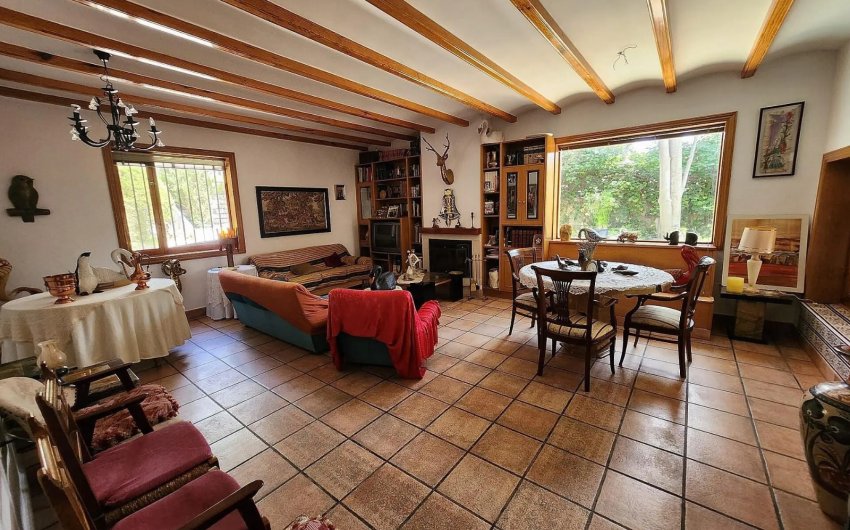 Resale - Villa -
Sax