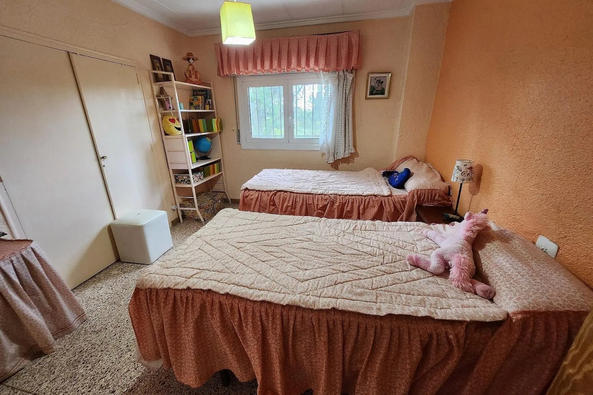 Resale - Villa -
Sax