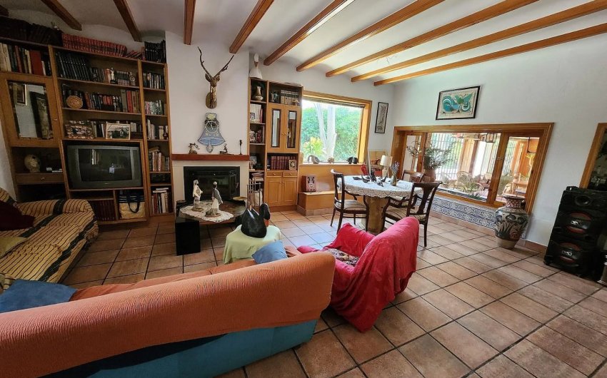 Resale - Villa -
Sax