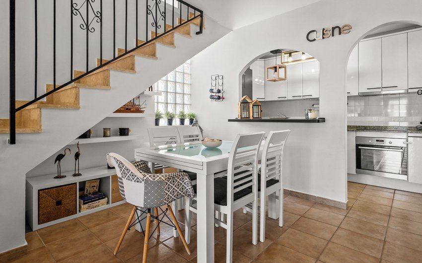 Resale - Villa -
Torre de la Horadada - Pueblo Latino