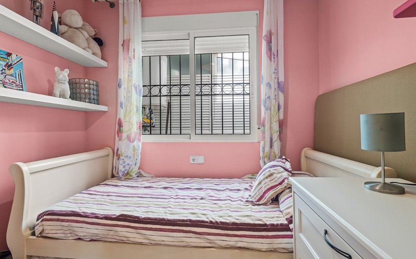 Resale - Villa -
Torre de la Horadada - Pueblo Latino