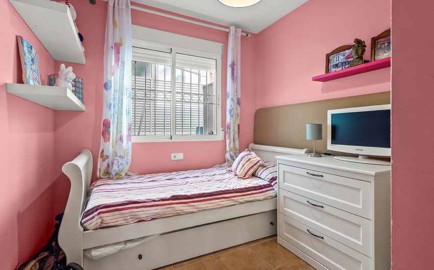 Resale - Villa -
Torre de la Horadada - Pueblo Latino