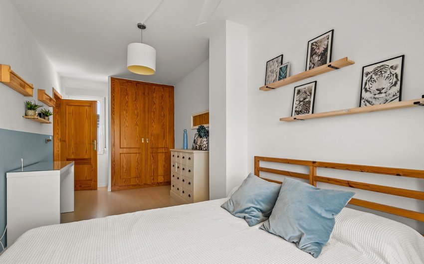 Resale - Villa -
Torre de la Horadada - Pueblo Latino