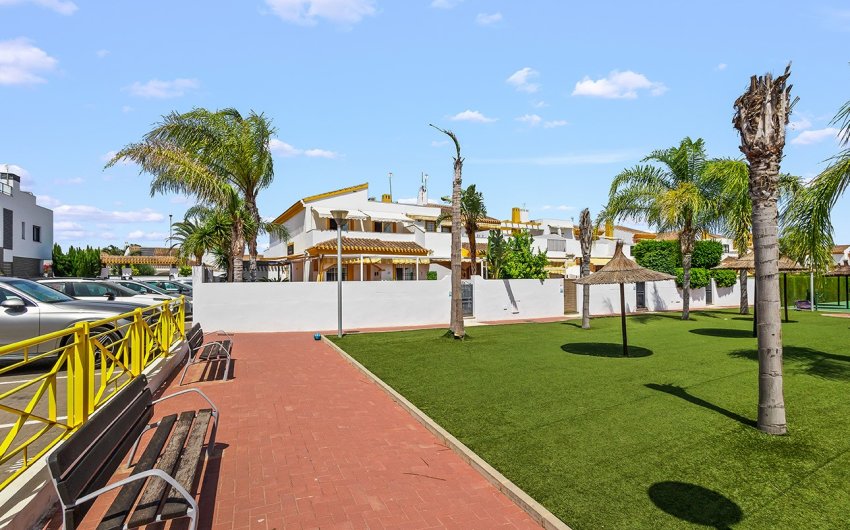 Resale - Villa -
Torre de la Horadada - Pueblo Latino