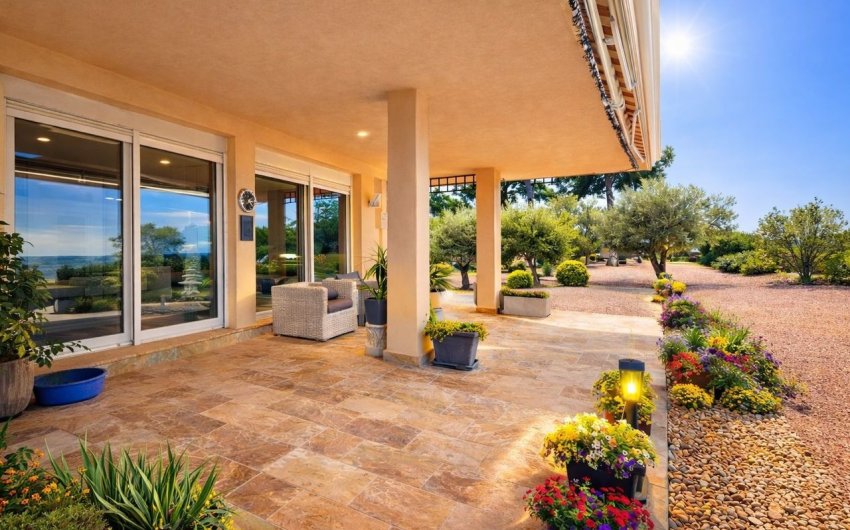 Resale - Villa -
Torremendo - Costa Blanca