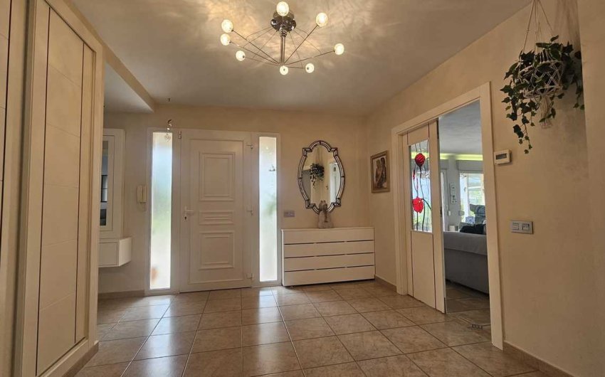 Resale - Villa -
Torremendo - Costa Blanca