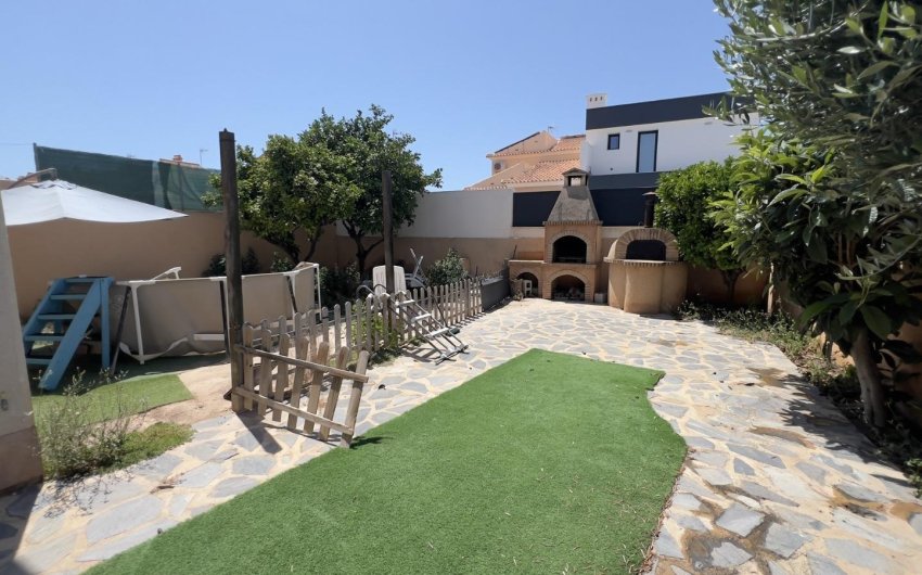 Resale - Villa -
Torrevieja - Aguas Nuevas
