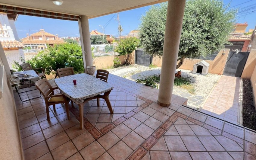 Resale - Villa -
Torrevieja - Aguas Nuevas
