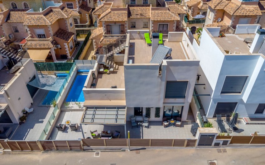 Resale - Villa -
Torrevieja - Aguas Nuevas