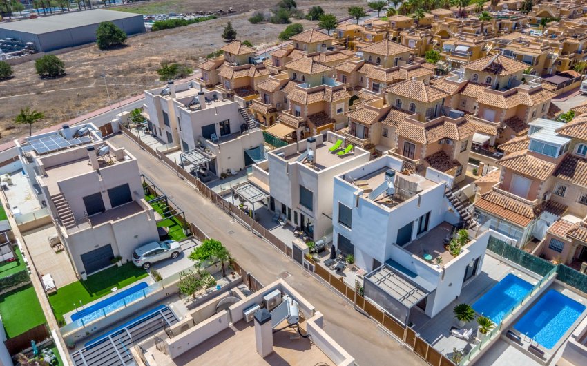 Resale - Villa -
Torrevieja - Aguas Nuevas