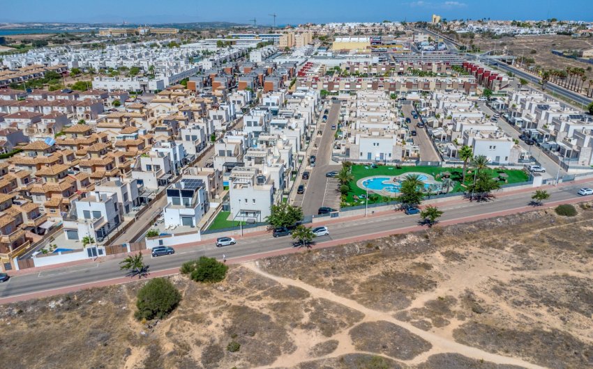Resale - Villa -
Torrevieja - Aguas Nuevas