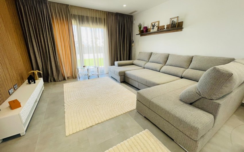 Resale - Villa -
Torrevieja - Aguas Nuevas