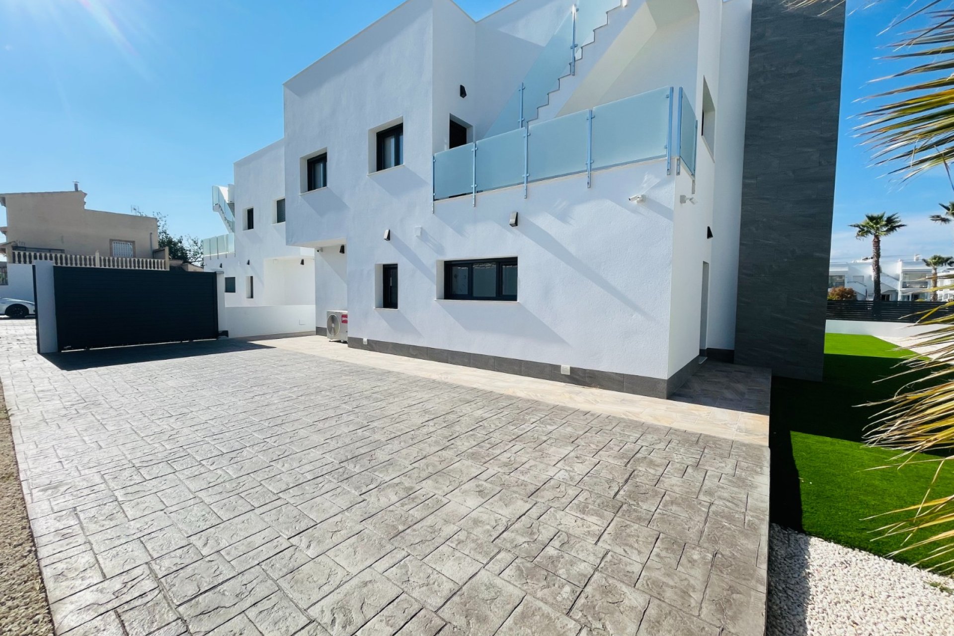 Resale - Villa -
Torrevieja - Aguas Nuevas