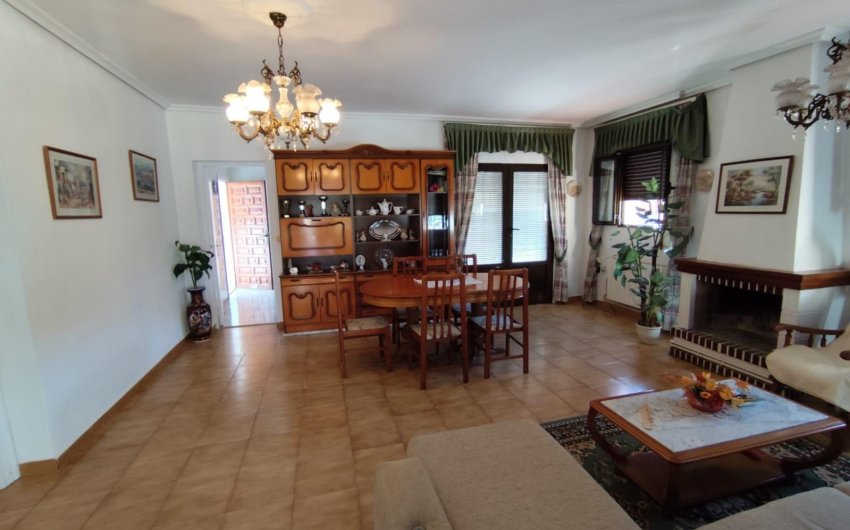 Resale - Villa -
Torrevieja - Center