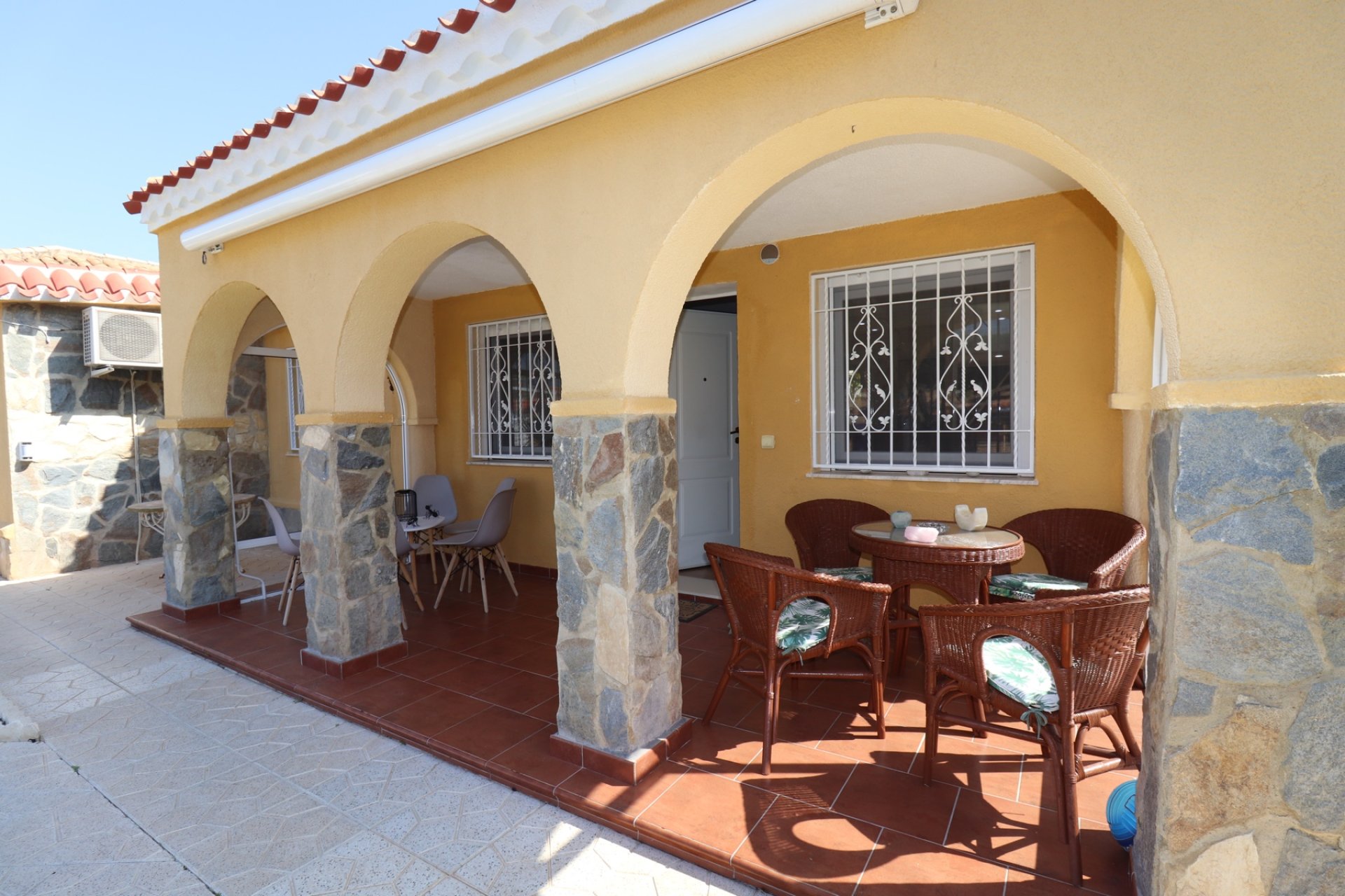 Resale - Villa -
Torrevieja - Chaparral