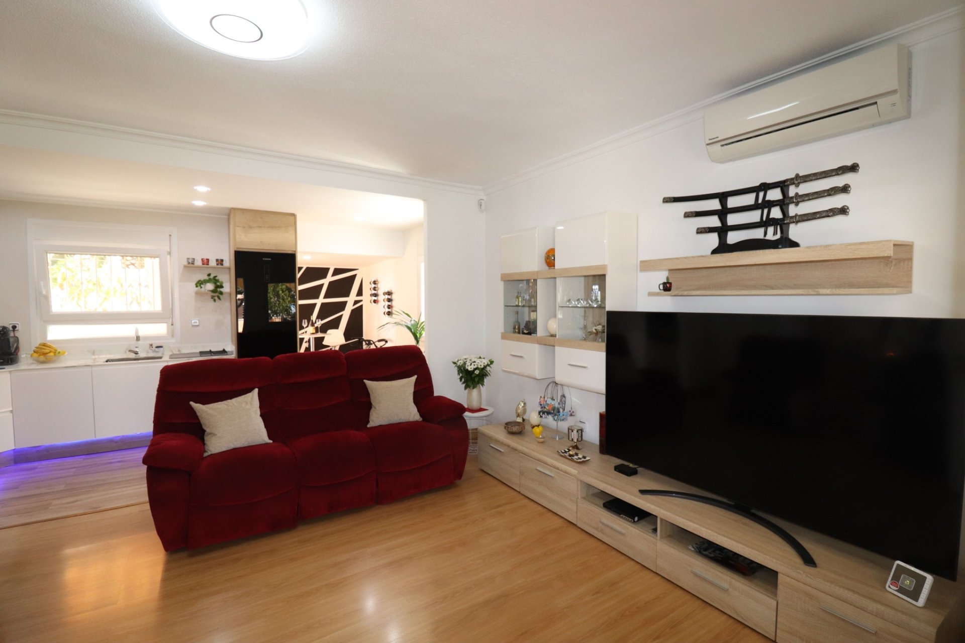 Resale - Villa -
Torrevieja - Chaparral