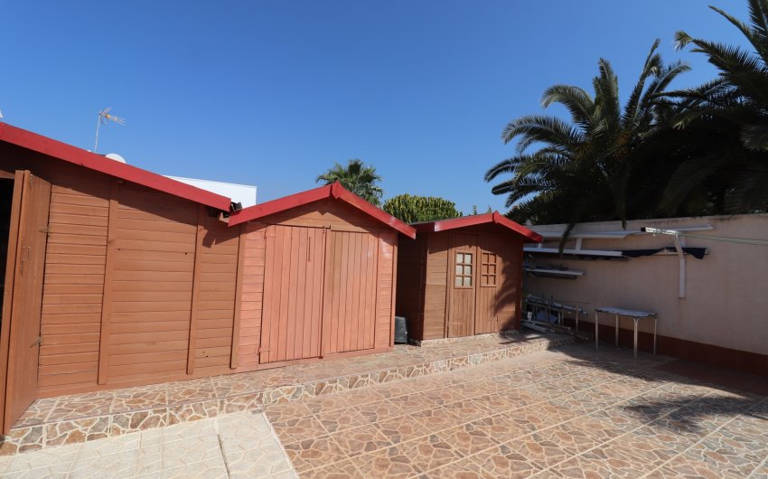 Resale - Villa -
Torrevieja - Chaparral