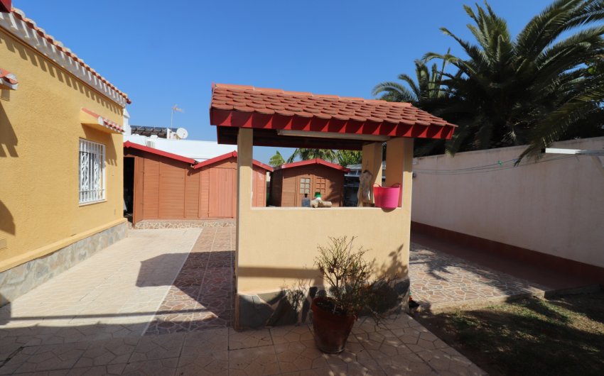 Resale - Villa -
Torrevieja - Chaparral