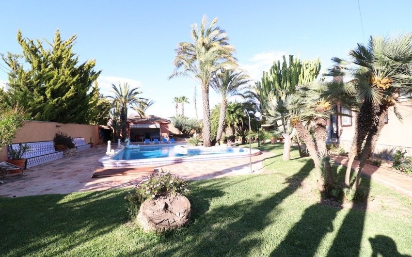 Resale - Villa -
Torrevieja - Costa Blanca