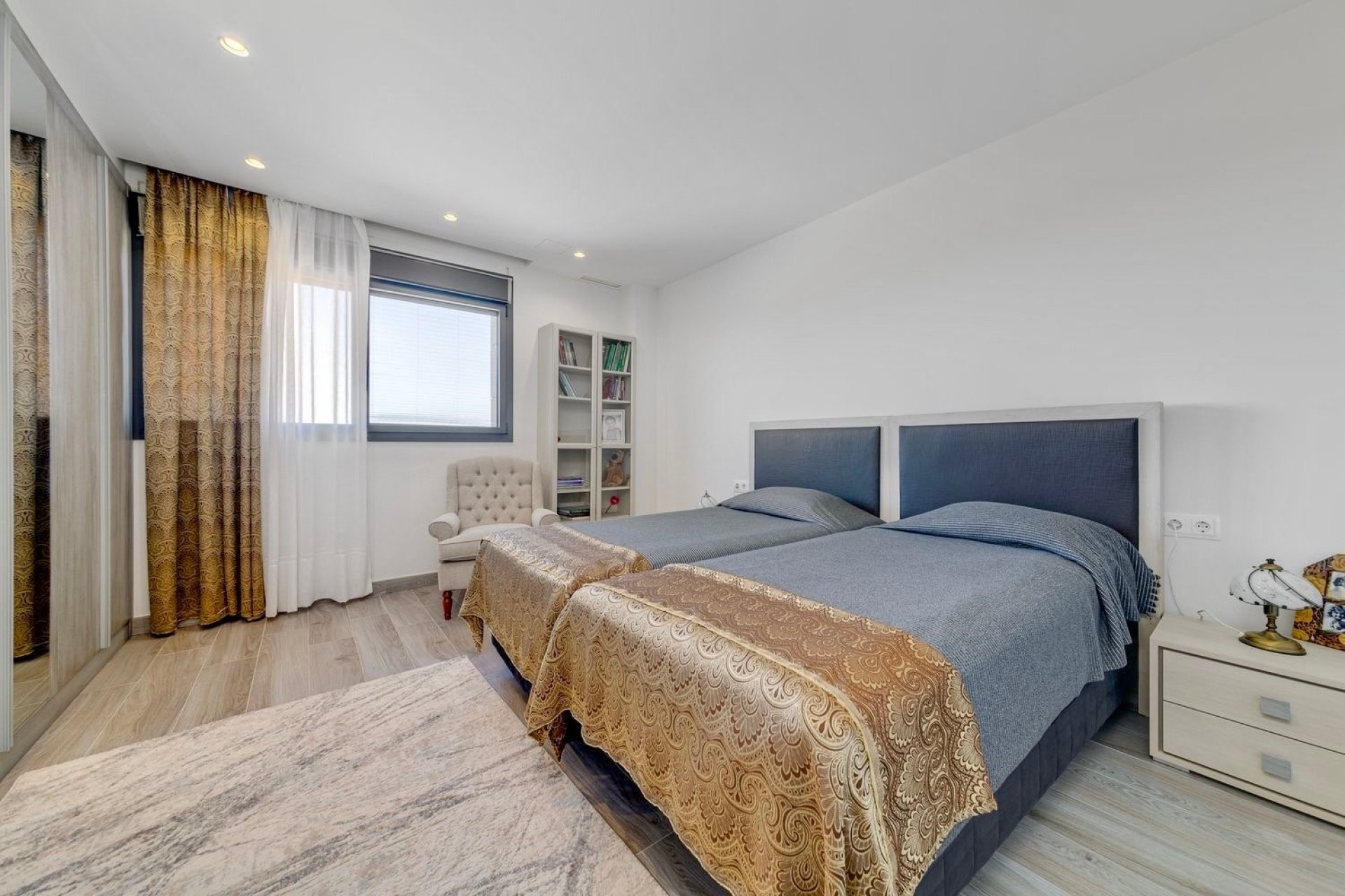 Resale - Villa -
Torrevieja - Costa Blanca