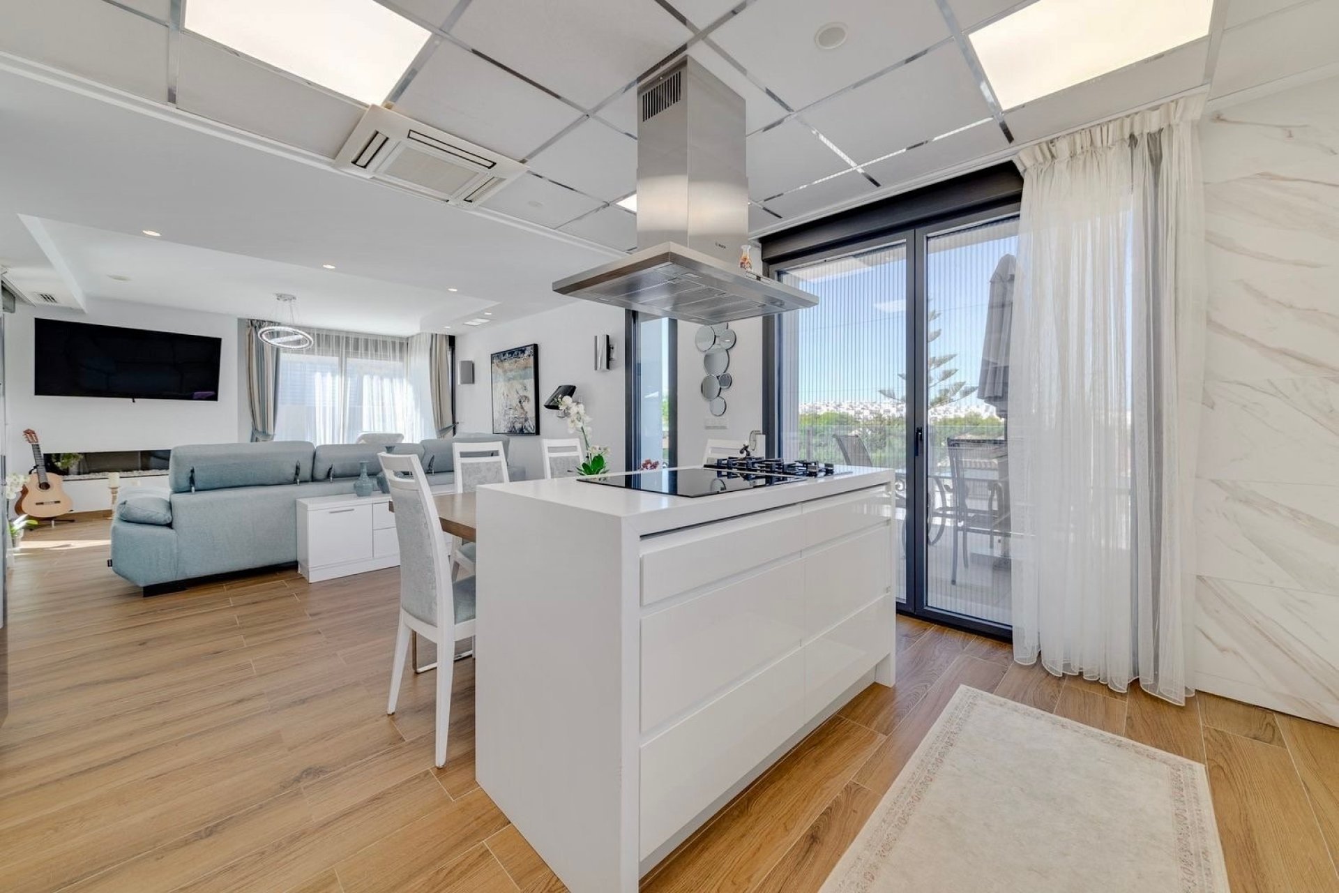 Resale - Villa -
Torrevieja - Costa Blanca